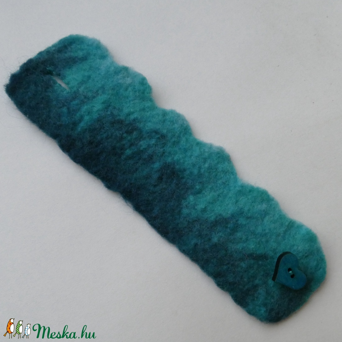 Türkiz lélekmelegítő- nemezelt karpánt, karkötő, csuklómelegítő - ékszer - karkötő - széles karkötő - Meska.hu