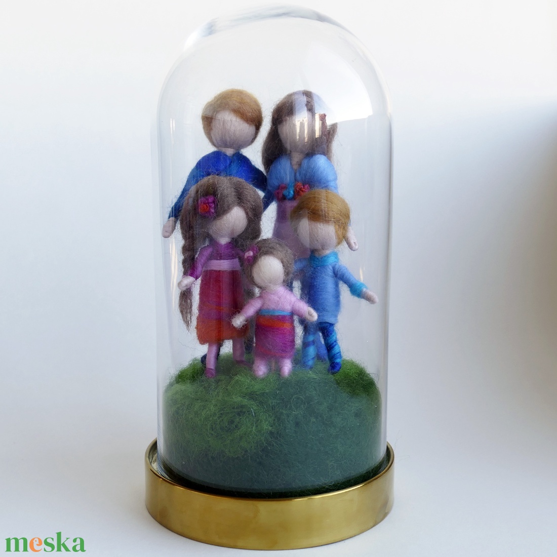 A mi családunk - gyapjúból készült család személyre szabottan, üveg búrában - otthon & lakás - dekoráció - Meska.hu