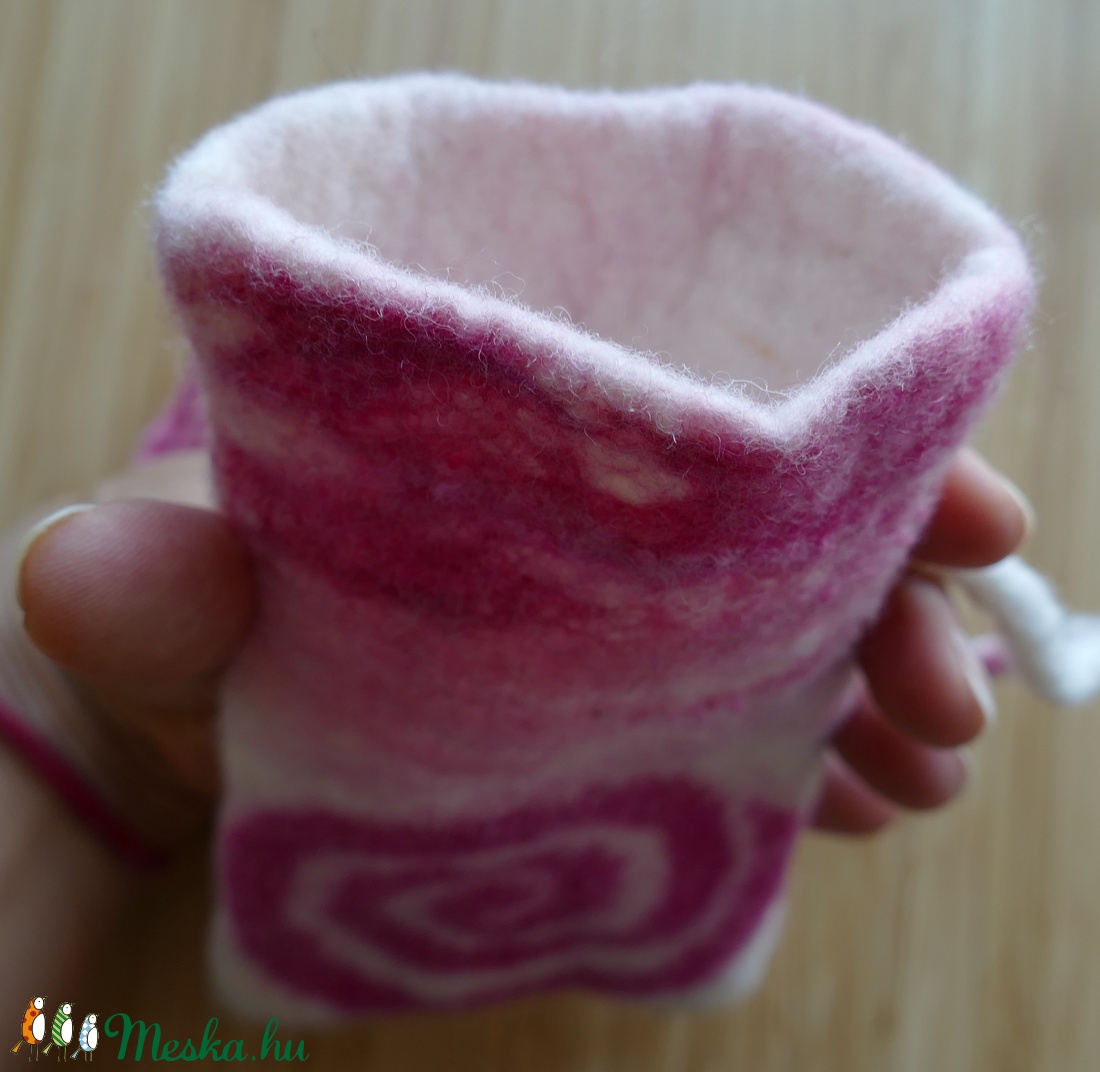 Pink spirál - nemezelt övtáska, tartó, tok - táska & tok - övtáska - Meska.hu Pink spirál - nemezelt övtáska, tartó, tok - táska & tok - övtáska - Meska.hu