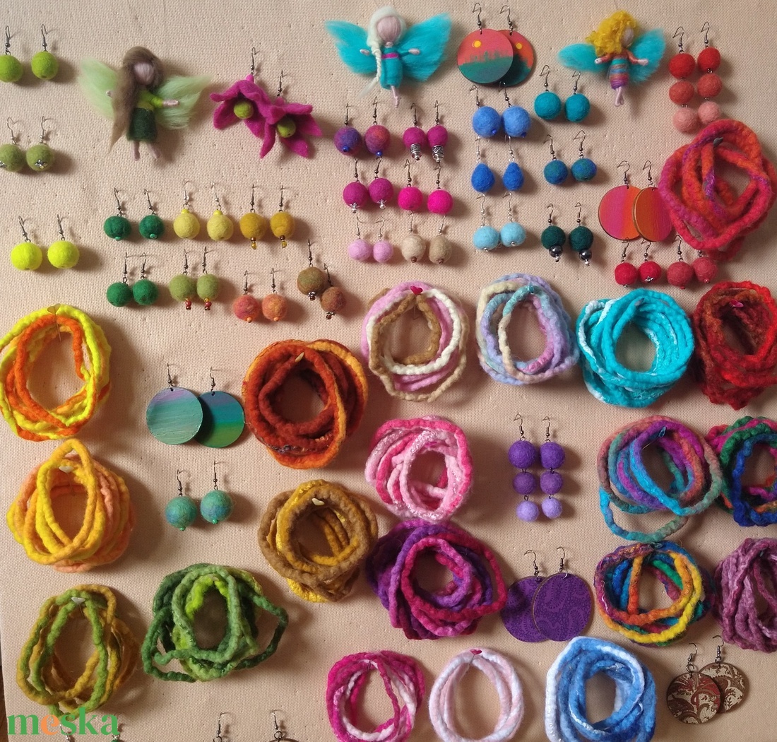 Alkonyat - fa fülbevaló kézzel festve - ékszer - fülbevaló - lógós kerek fülbevaló - Meska.hu