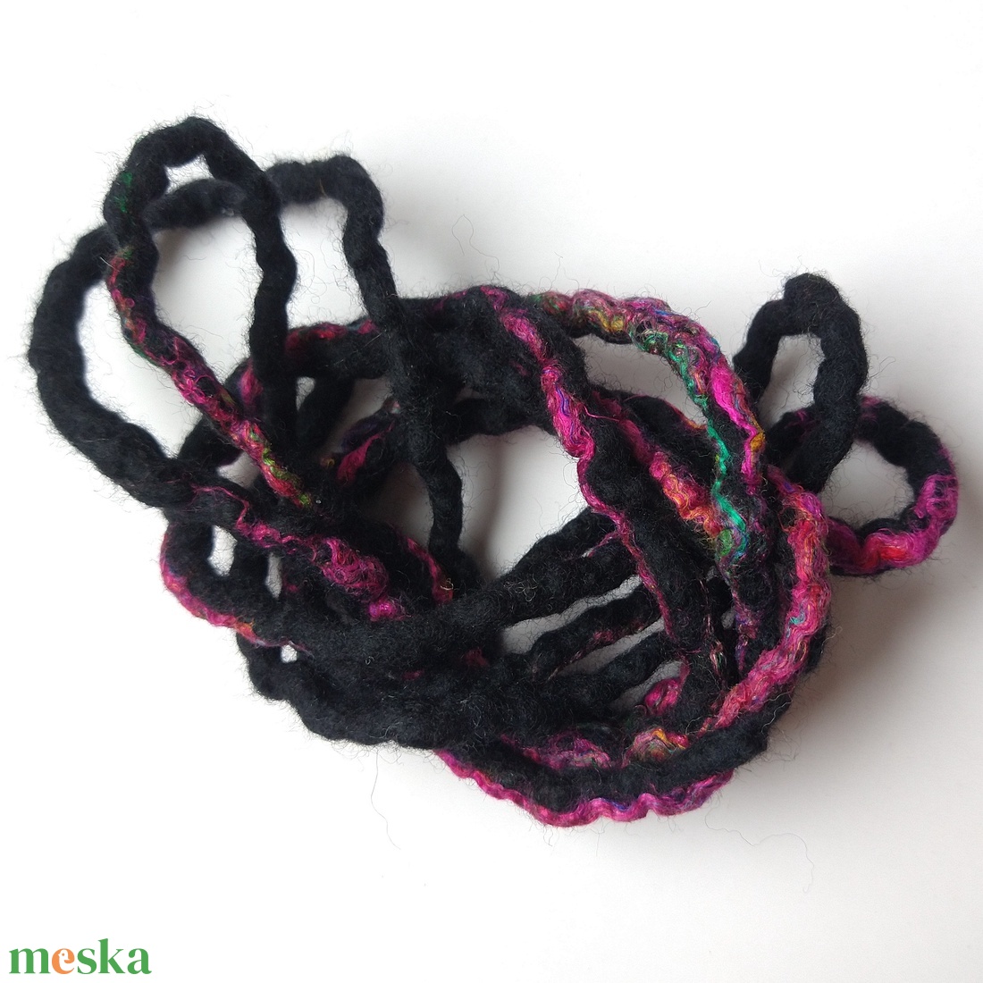 Karnevál nemez lánc - gyapjúból, selyemmel nemezelt karkötő, nyaklánc, bokalánc, hajdísz... - ékszer - karkötő - széles karkötő - Meska.hu