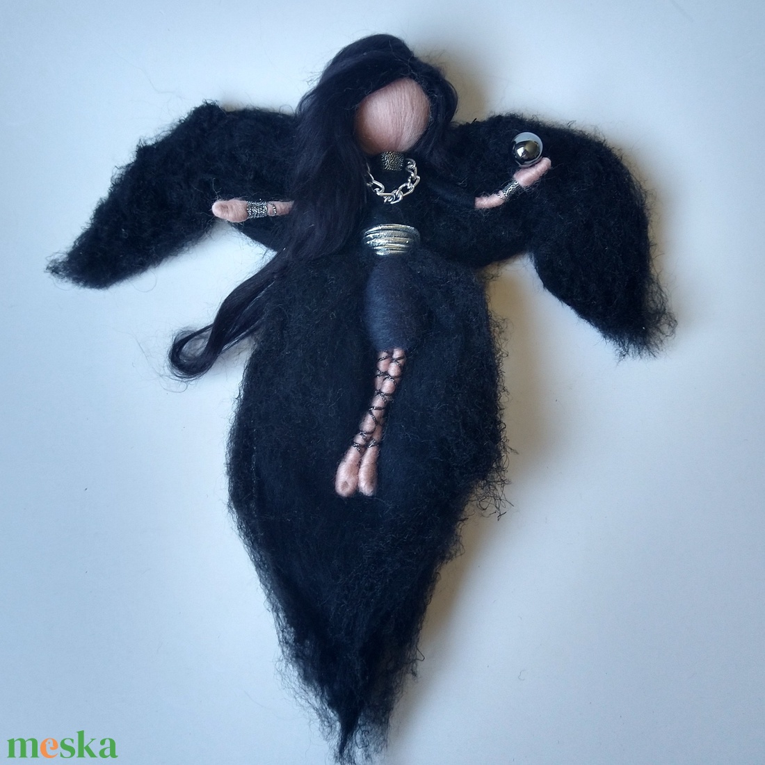 Dark angel - gyapjúból, selyemből készült fekete angyal, tündér, figura  - otthon & lakás - dekoráció - halloween - halloweeni figurák - Meska.hu