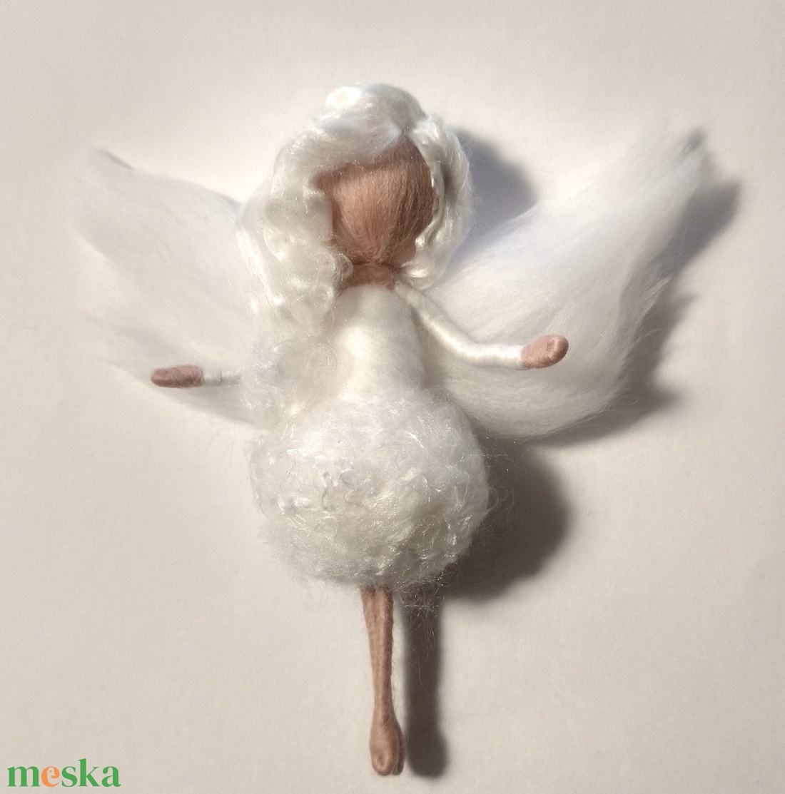 Hófehér tündér - gyapjú tündér, fehér színben, selyemmel - otthon & életmód - dekoráció - dísztárgy - Meska.hu