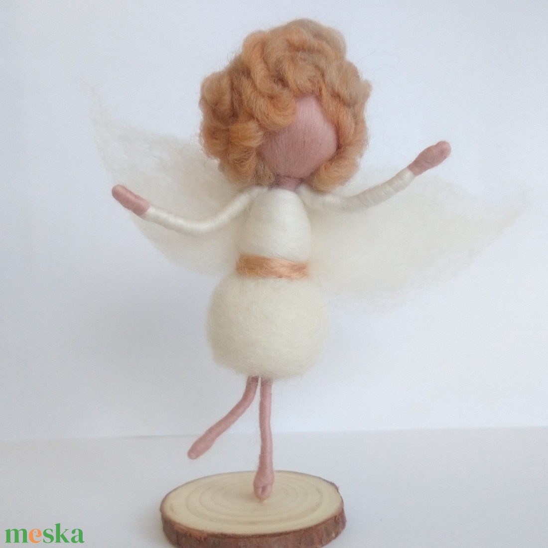 Natúr színű tündér - gyapjú tündér, angyal tűnemez technikával  - otthon & életmód - dekoráció - dísztárgy - Meska.hu