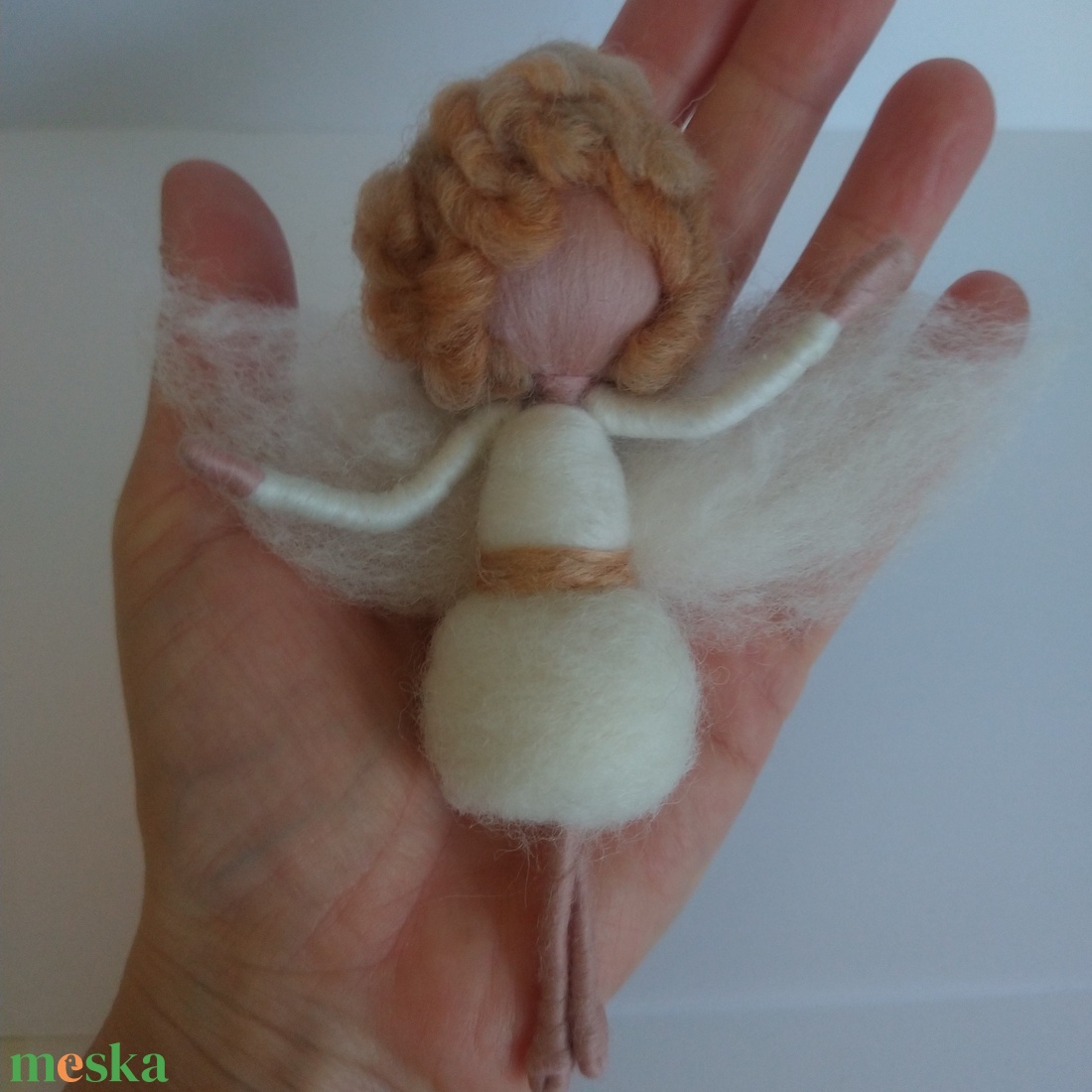 Natúr színű tündér - gyapjú tündér, angyal tűnemez technikával  - otthon & életmód - dekoráció - dísztárgy - Meska.hu