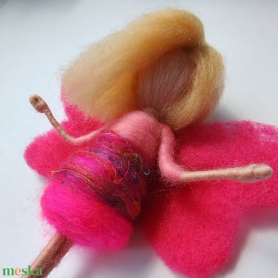 Ragyogó pink tündér - tűnemezelt gyapjú tündér, selyemmel - otthon & életmód - dekoráció - dísztárgy - Meska.hu