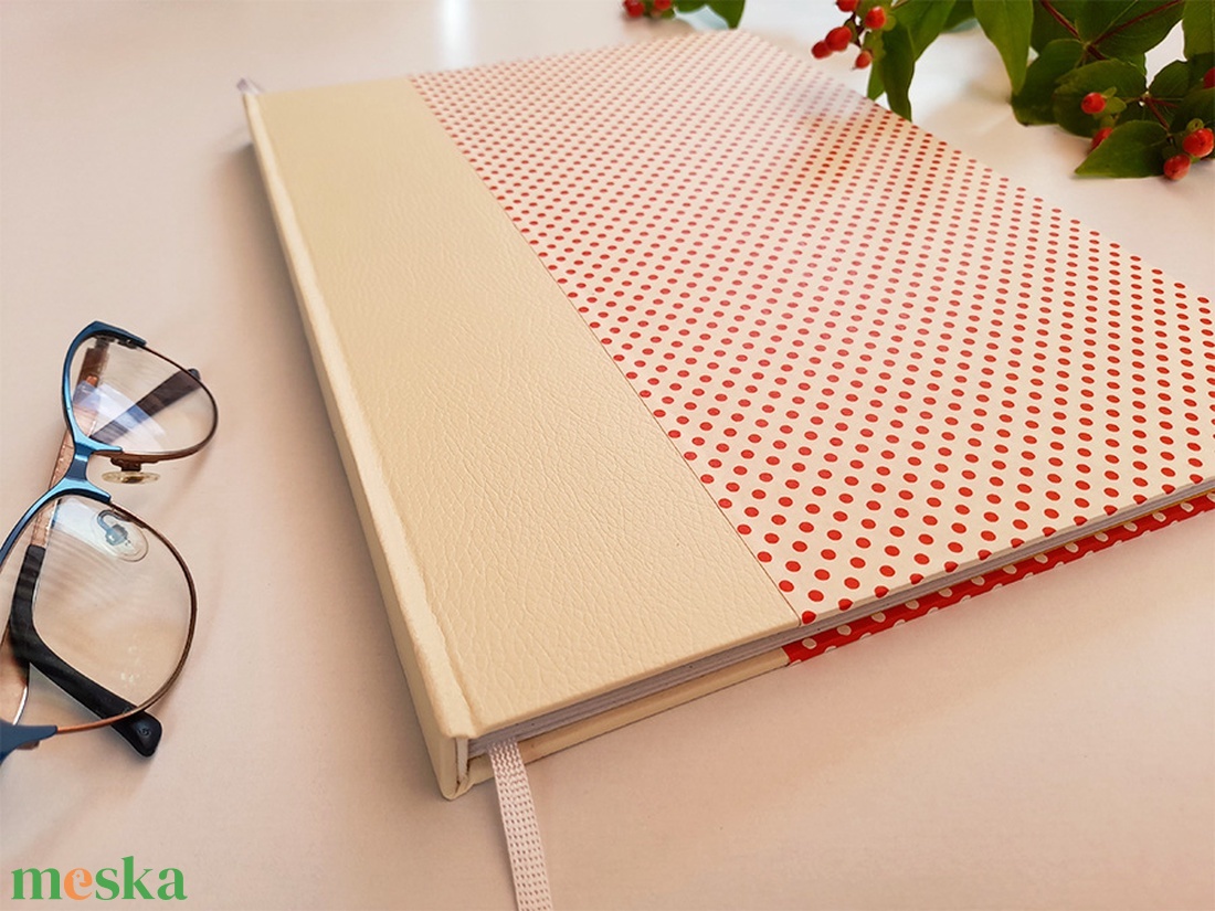 Egyedi sketchbook kézi kötéssel - rajzoláshoz és íráshoz - otthon & életmód - papír, írószer - jegyzetfüzet & napló - Meska.hu