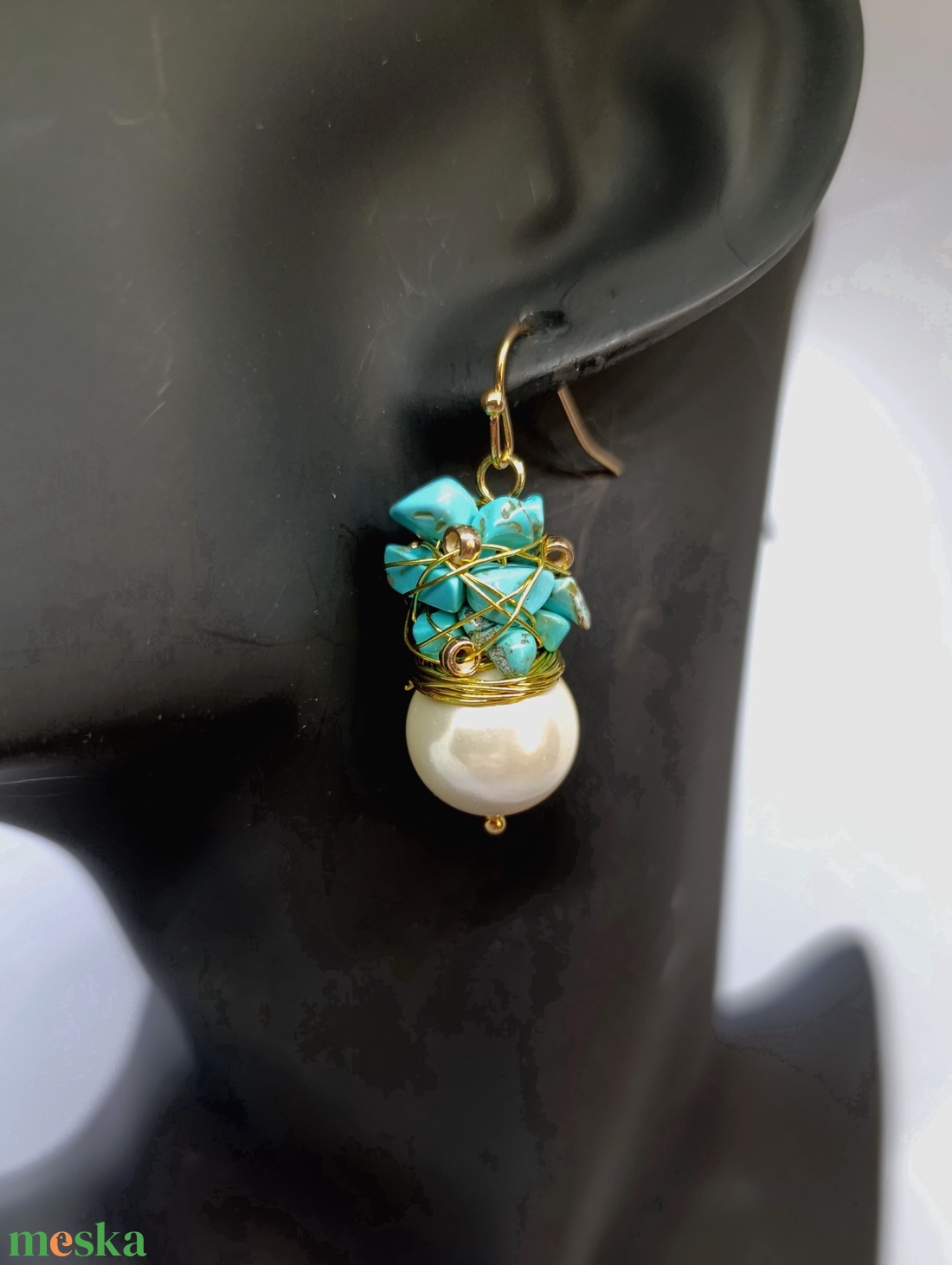 Türkiz-gyöngy fülbevaló pár - ékszer - fülbevaló - lógó fülbevaló - Meska.hu