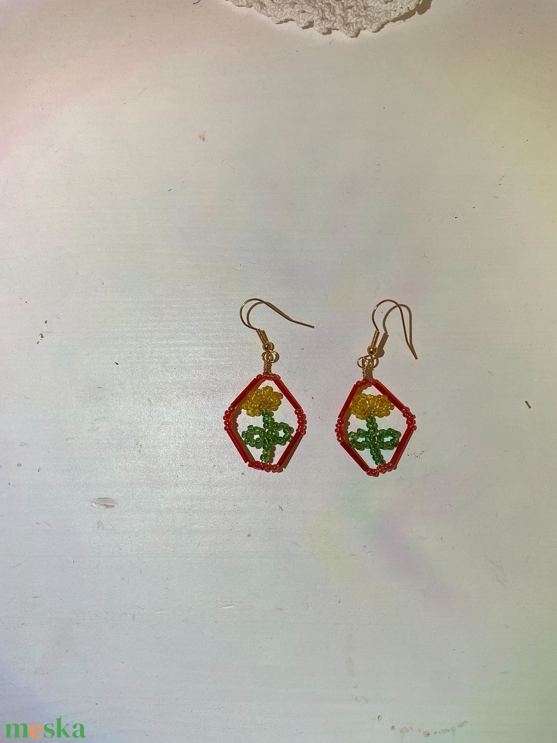 Piros keretes virág fülbevaló - ékszer - fülbevaló - lógó fülbevaló - Meska.hu