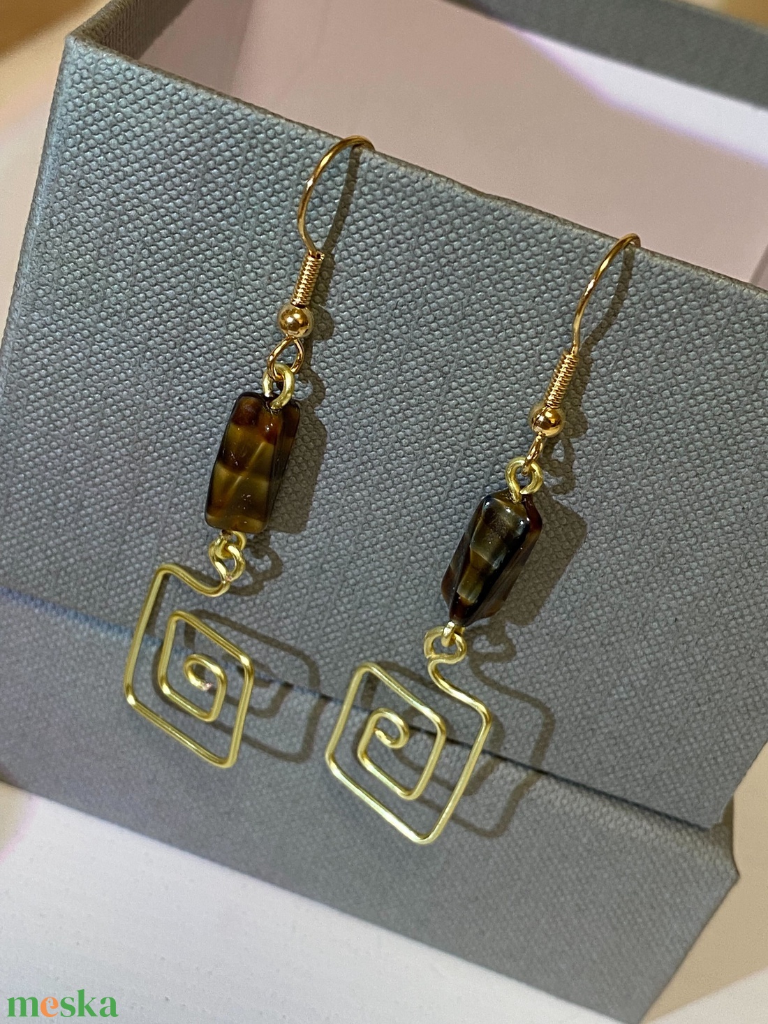 Barna köves fülbevaló - ékszer - fülbevaló - lógó fülbevaló - Meska.hu