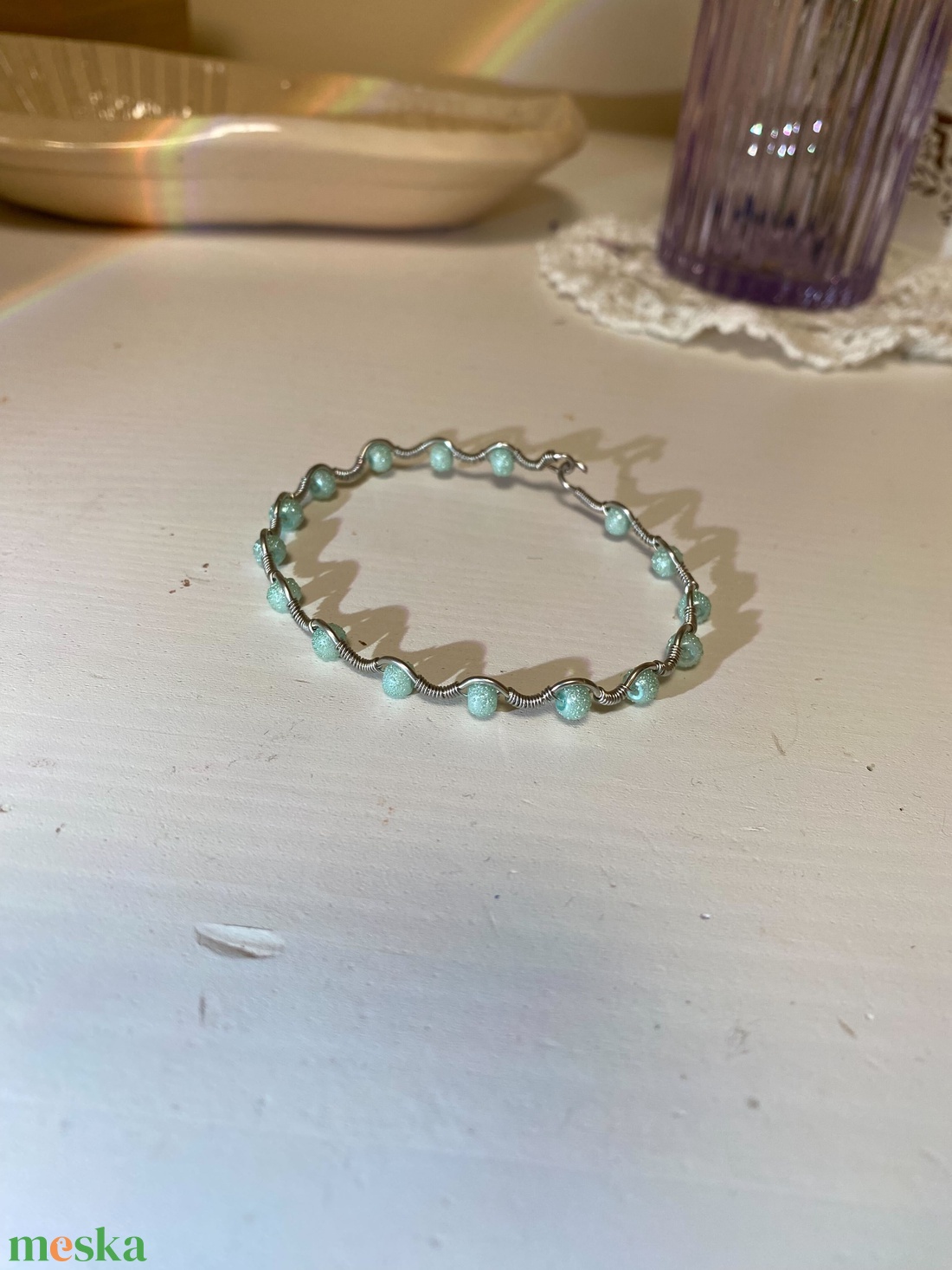 Világoskék gyöngyös karkötő - ékszer - karkötő - gyöngyös karkötő - Meska.hu