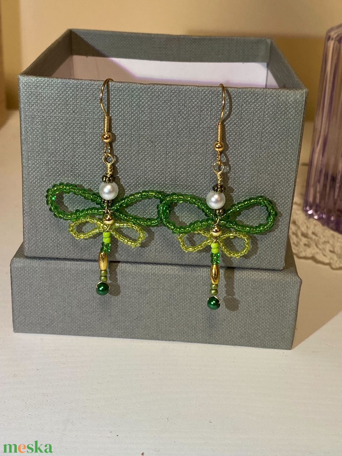 Zöld szitakötős fülbevaló - ékszer - fülbevaló - lógó fülbevaló - Meska.hu
