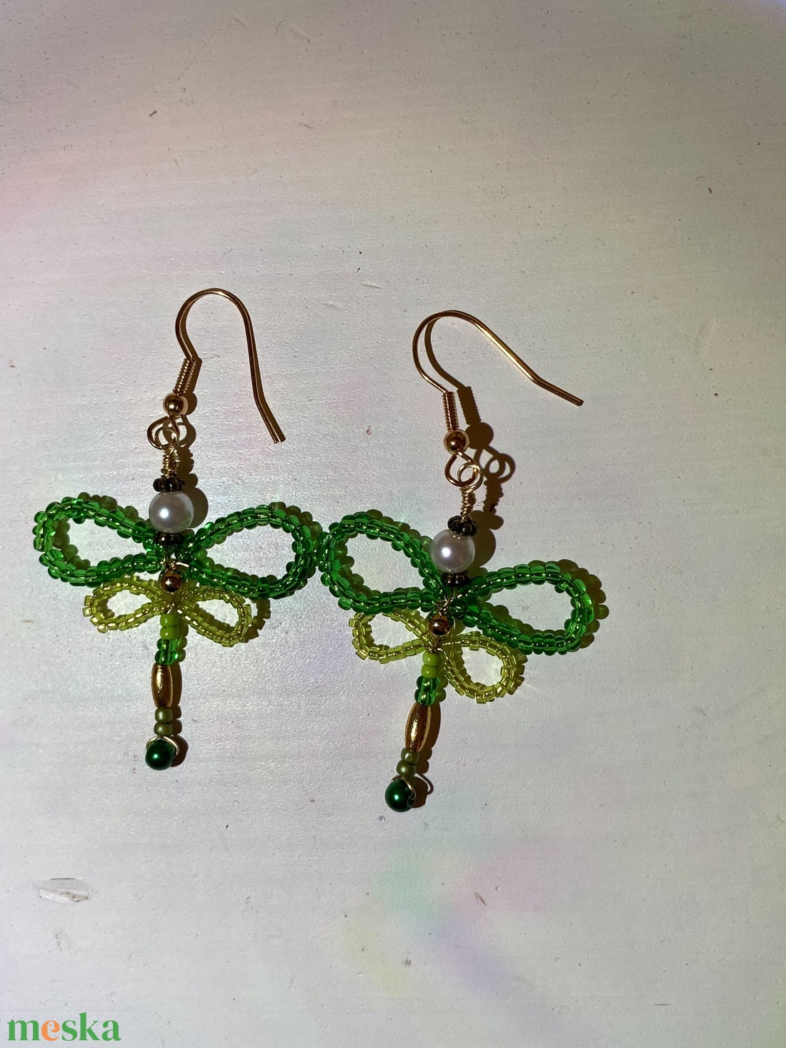 Zöld szitakötős fülbevaló - ékszer - fülbevaló - lógó fülbevaló - Meska.hu