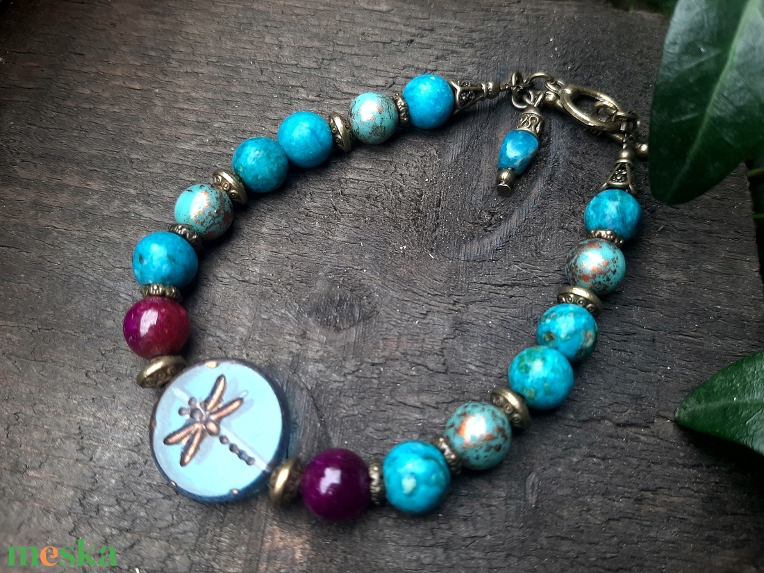 Szitakötő achátok között - ékszer - karkötő - gyöngyös karkötő - Meska.hu