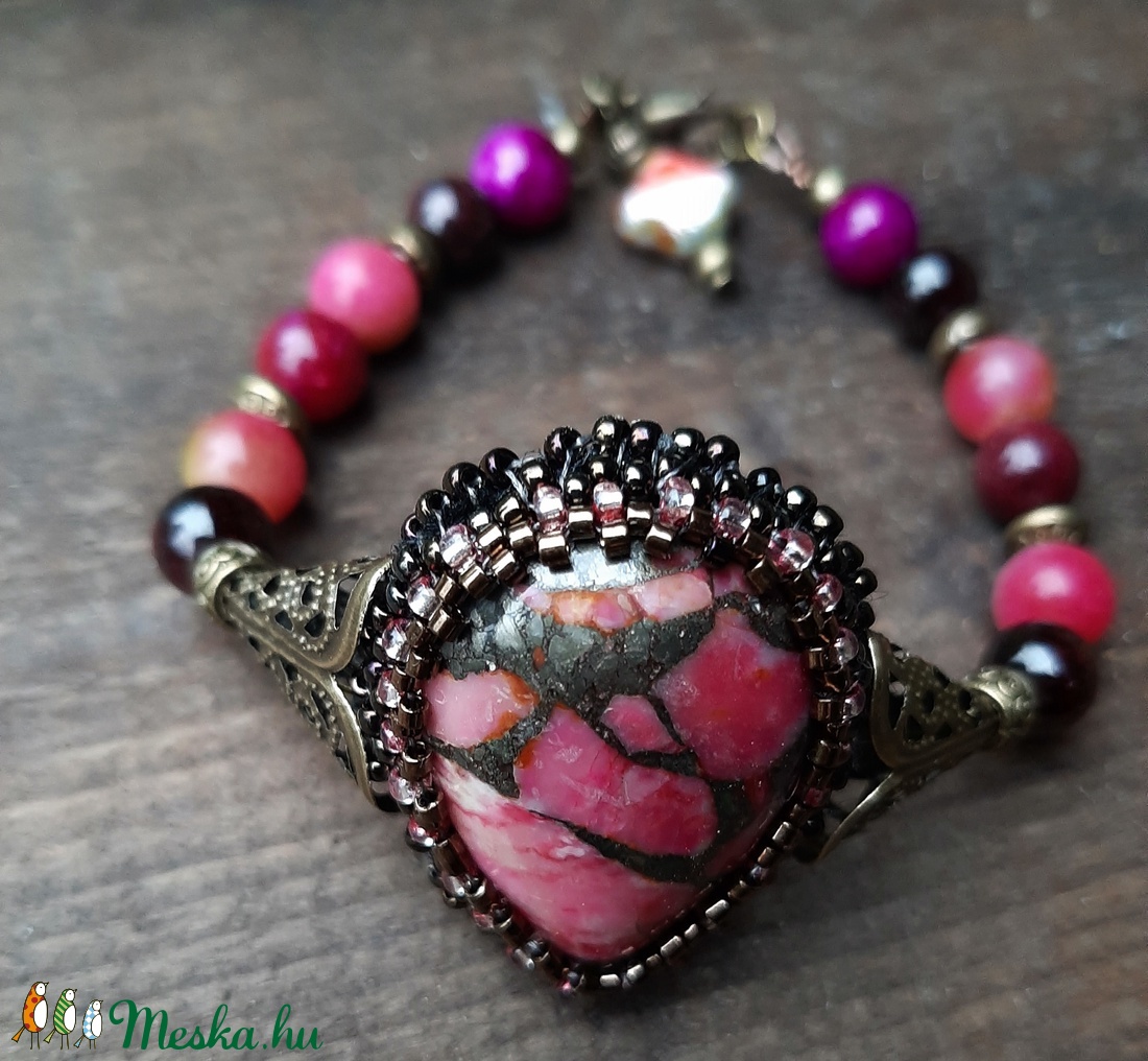 Jáde és gránát karkötő - ékszer - karkötő - gyöngyös karkötő - Meska.hu