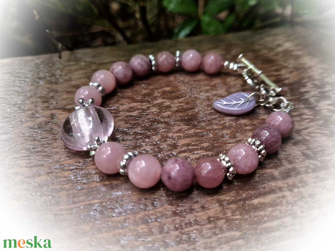 Halvány rózsaszín jade karkötő lámpagyönggyel - ékszer - karkötő - gyöngyös karkötő - Meska.hu