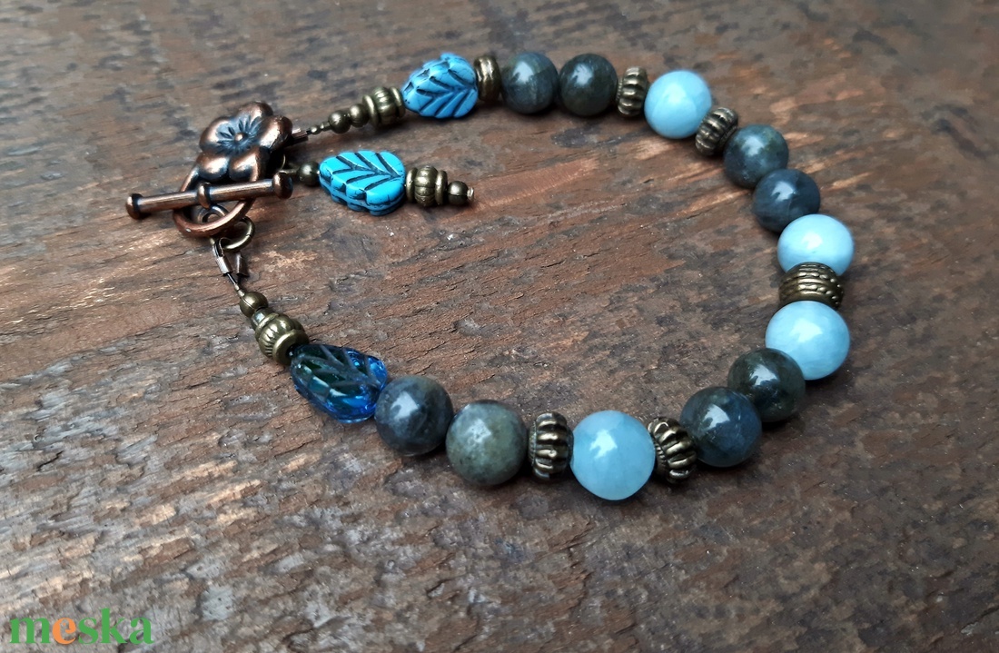 Labradorit és akvamarin karkötő - ékszer - karkötő - gyöngyös karkötő - Meska.hu