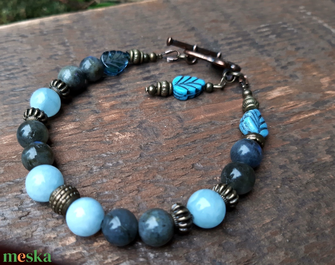 Labradorit és akvamarin karkötő - ékszer - karkötő - gyöngyös karkötő - Meska.hu