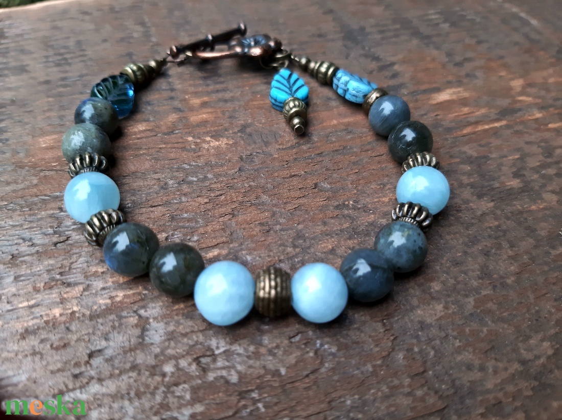 Labradorit és akvamarin karkötő - ékszer - karkötő - gyöngyös karkötő - Meska.hu