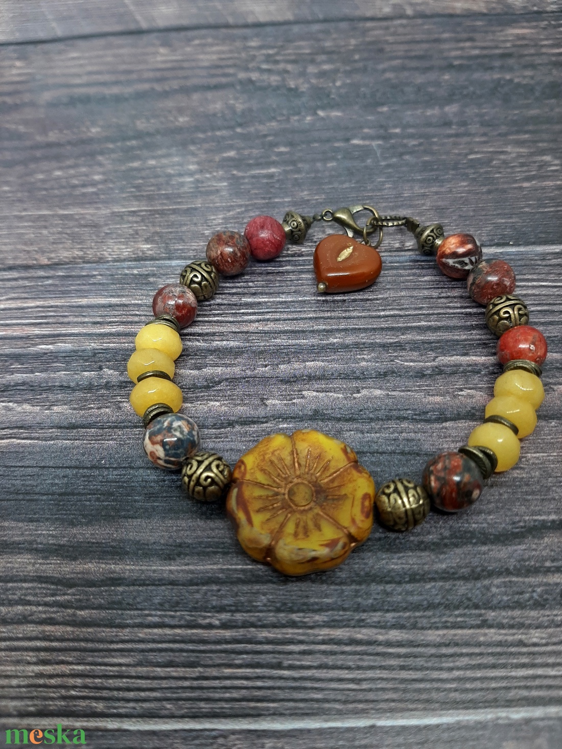 Karkötő Őszi színekben - ékszer - karkötő - karkötő medállal - Meska.hu