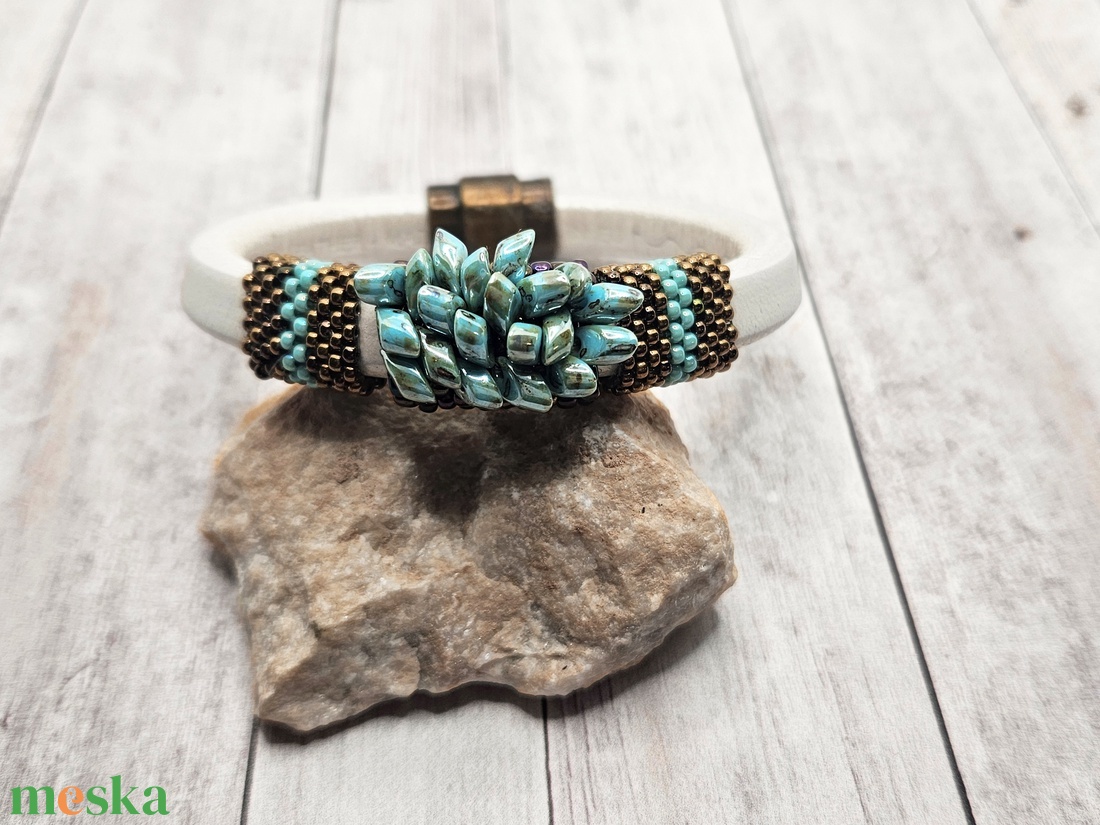 Regaliz bőr karkötő - ékszer - karkötő - karperec - Meska.hu