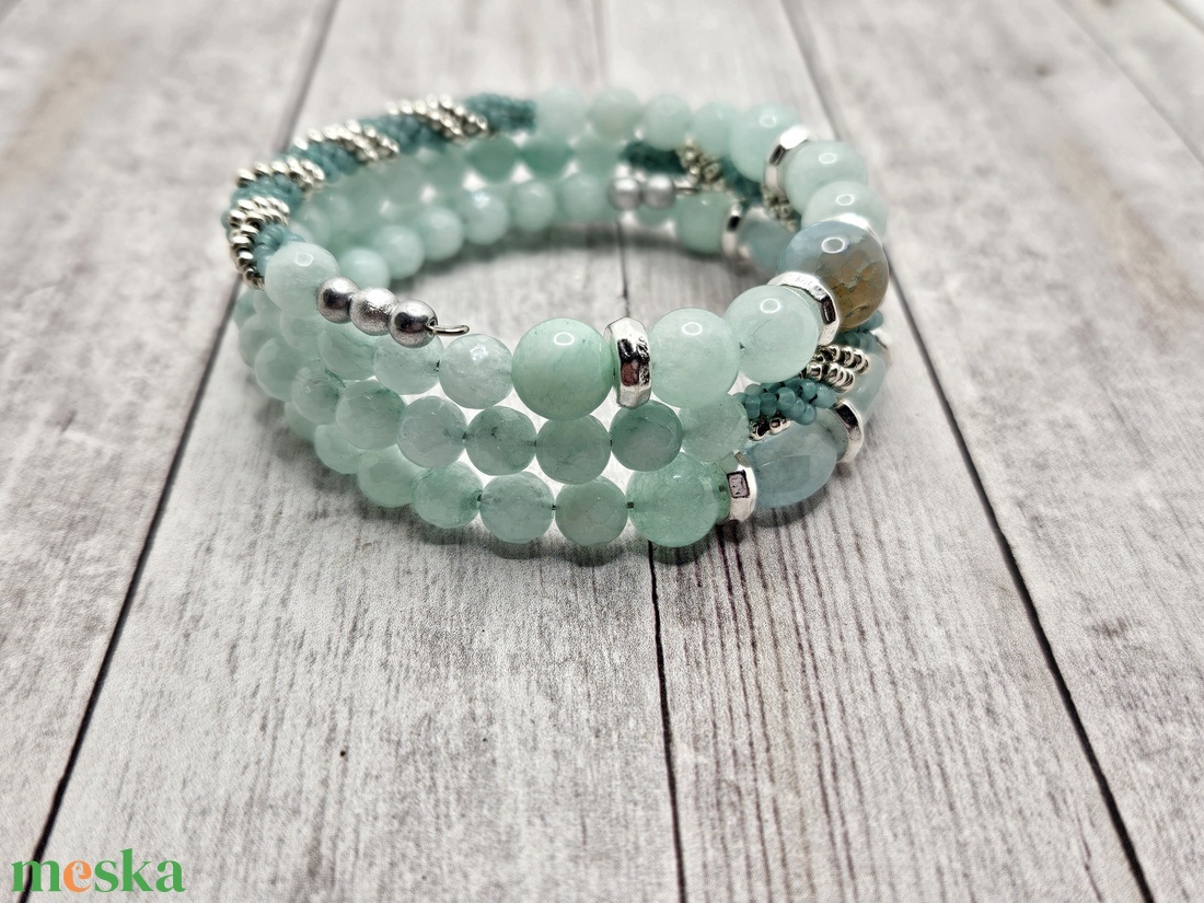 Halvány türkizkék karperec - ékszer - karkötő - memóriadrótos karkötő - Meska.hu