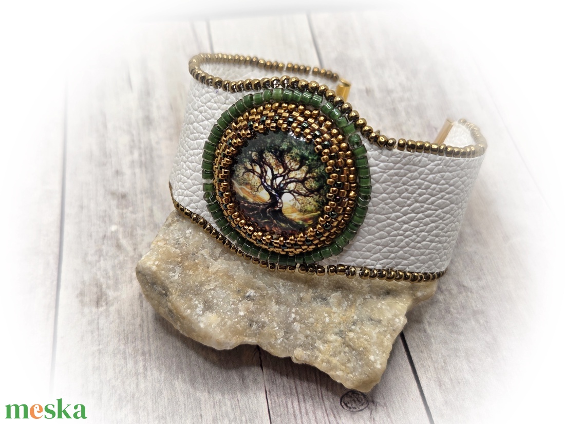 Életfás himzett karkötő - ékszer - karkötő - széles karkötő - Meska.hu