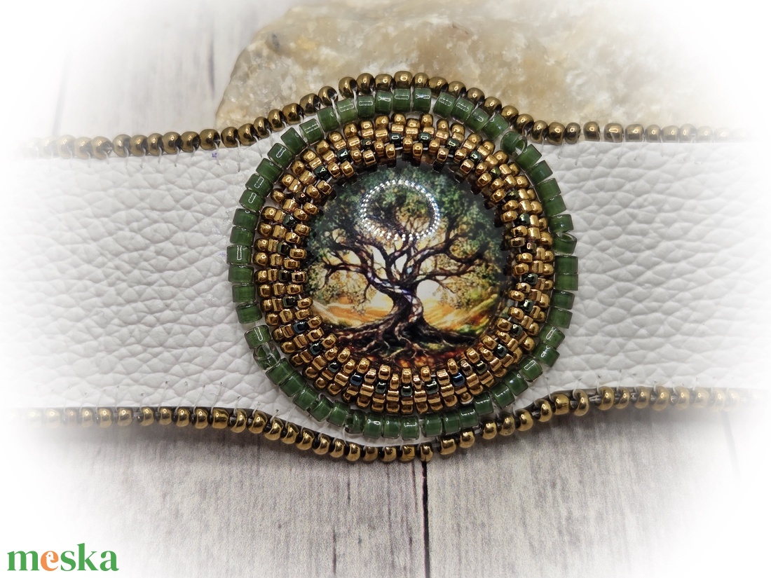 Életfás himzett karkötő - ékszer - karkötő - széles karkötő - Meska.hu