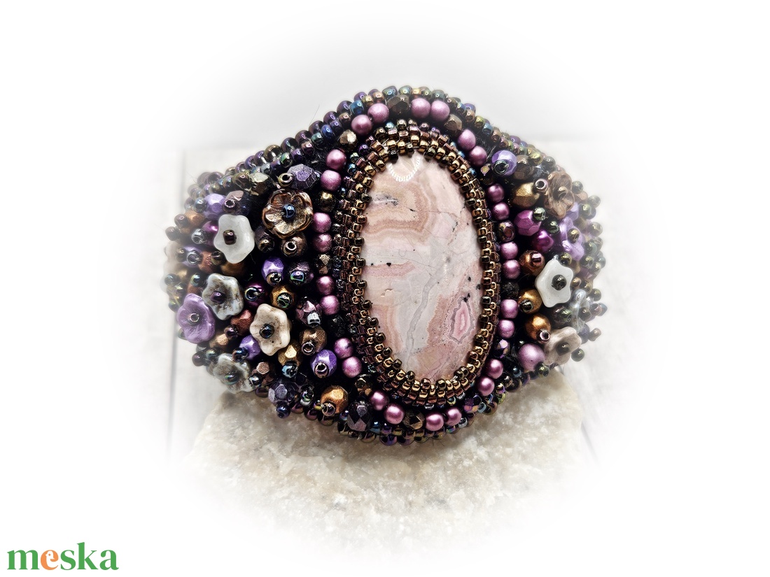 Gyöngyhimzett karkötő - ékszer - karkötő - széles karkötő - Meska.hu