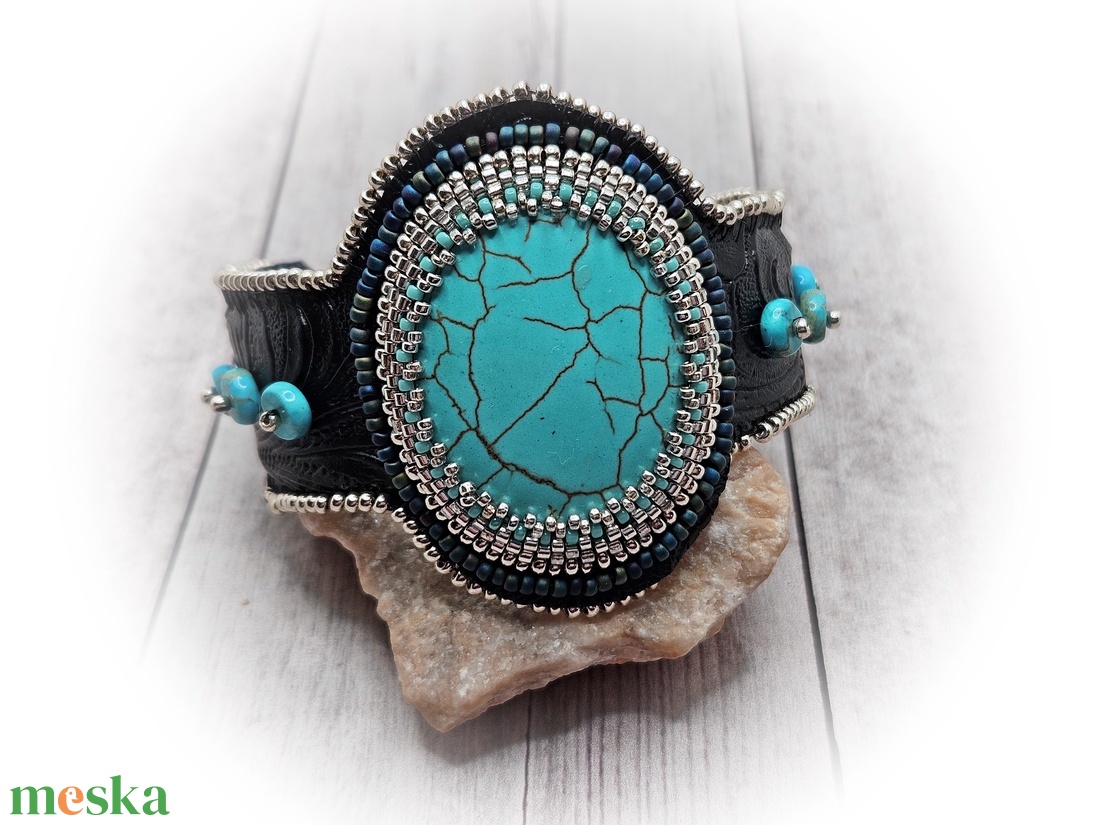 Howlit karperec - ékszer - karkötő - széles karkötő - Meska.hu