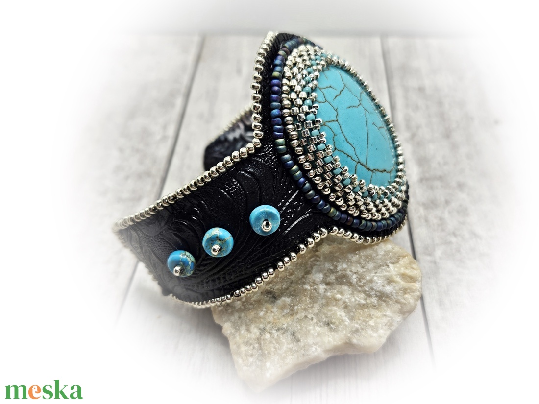 Howlit karperec - ékszer - karkötő - széles karkötő - Meska.hu