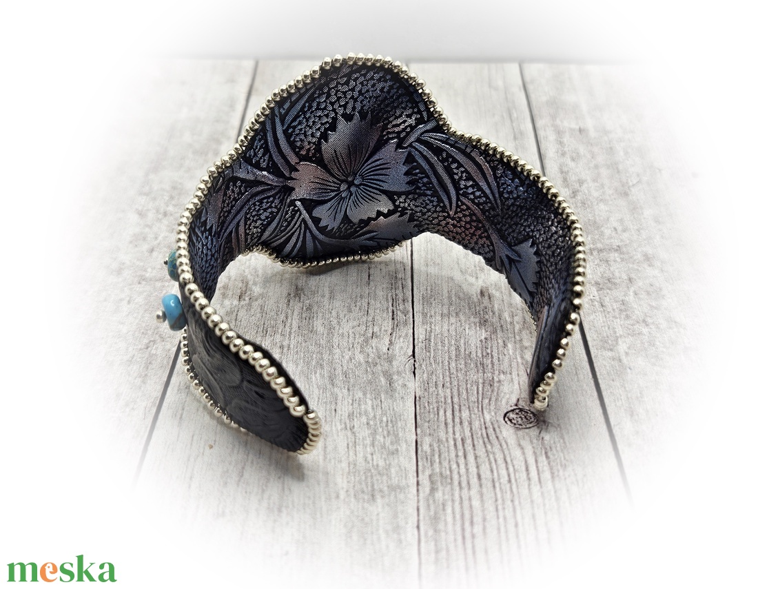 Howlit karperec - ékszer - karkötő - széles karkötő - Meska.hu