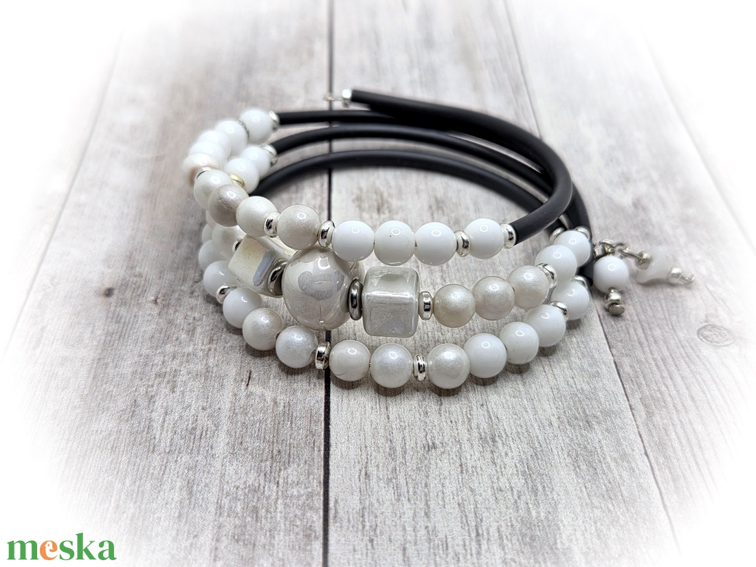 Fehér perzsa jáde karkötő - ékszer - karkötő - széles karkötő - Meska.hu