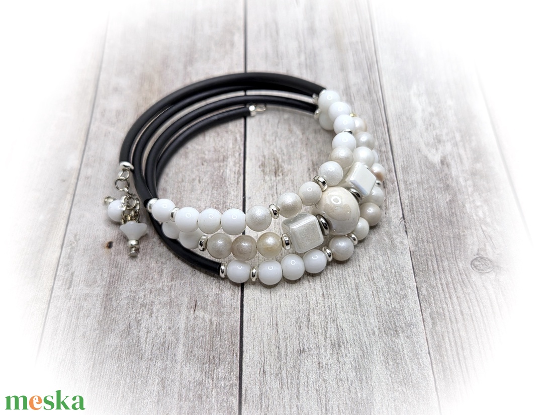 Fehér perzsa jáde karkötő - ékszer - karkötő - széles karkötő - Meska.hu