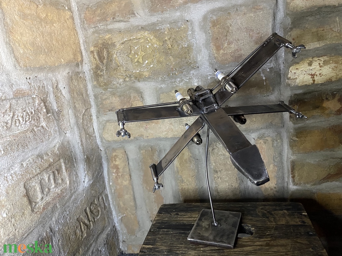 STAR WARS X-szárnyú vadászgép fémből - művészet - szobor - fém - Meska.hu