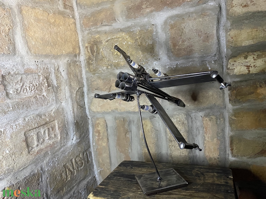 STAR WARS X-szárnyú vadászgép fémből - művészet - szobor - fém - Meska.hu