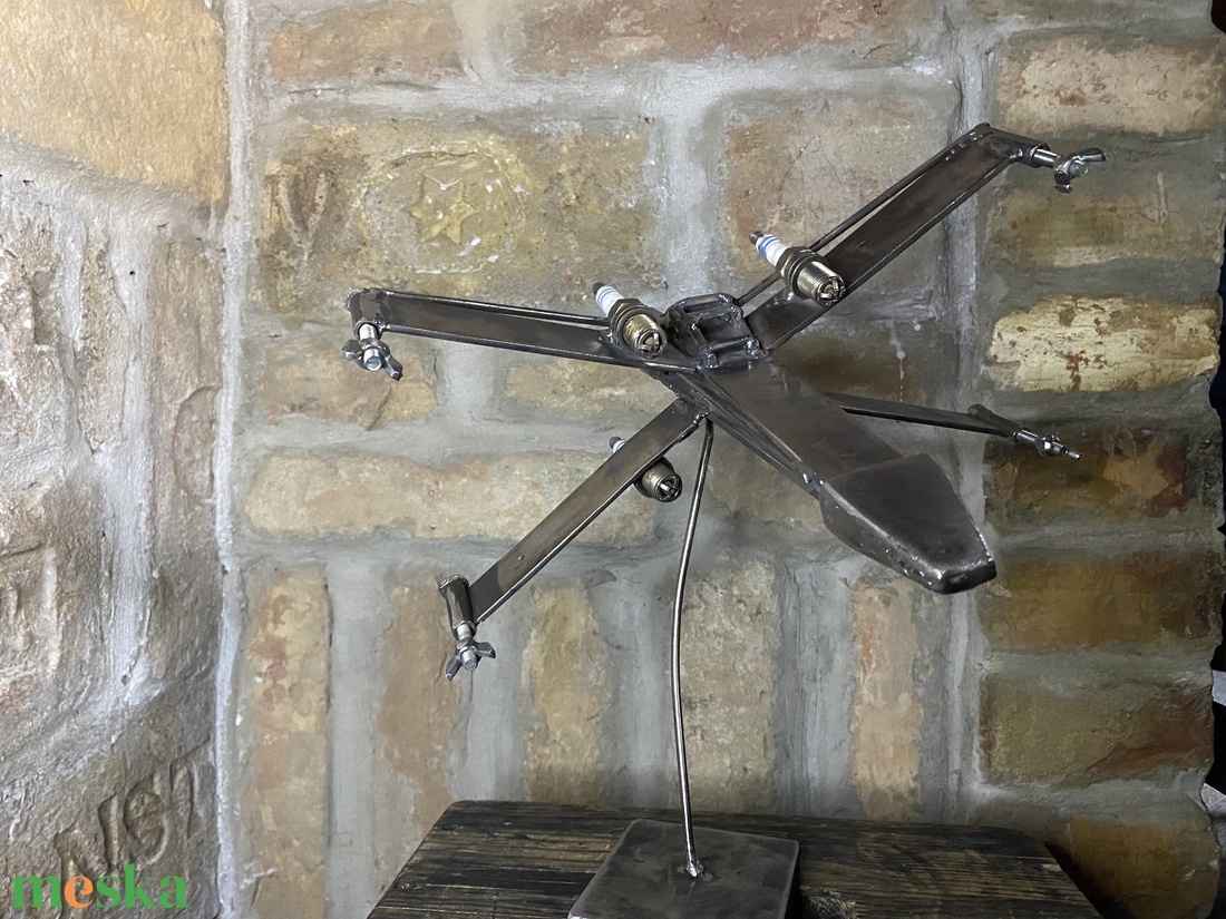 STAR WARS X-szárnyú vadászgép fémből - művészet - szobor - fém - Meska.hu