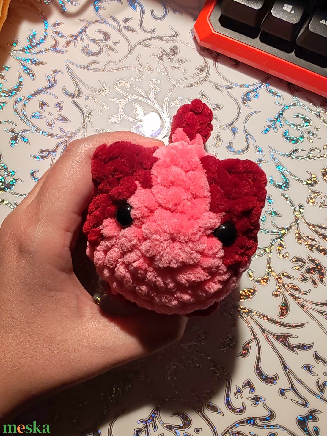 Csöppnyi horgolt cica - 8,5 cm-es Valentin-napi Amigurumi Ajándék vagy Dekoráció - játék & sport - plüssállat & játékfigura - cica - Meska.hu Csöppnyi horgolt cica - 8,5 cm-es Valentin-napi Amigurumi Ajándék vagy Dekoráció - játék & sport - plüssállat & játékfigura - cica - Meska.hu