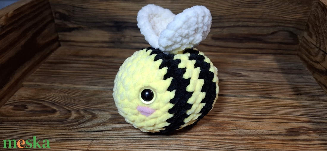 Amigurumi méhecske - játék & sport - plüssállat & játékfigura - más figura - Meska.hu Amigurumi méhecske - játék & sport - plüssállat & játékfigura - más figura - Meska.hu