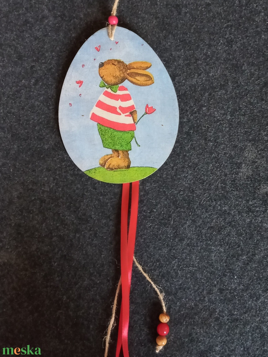 Nyulas fa dísz szalagokkal, madzaggal, fagolyókkal. - ünnepi díszek, dekorációk - húsvéti díszek és dekorációk - Meska.hu