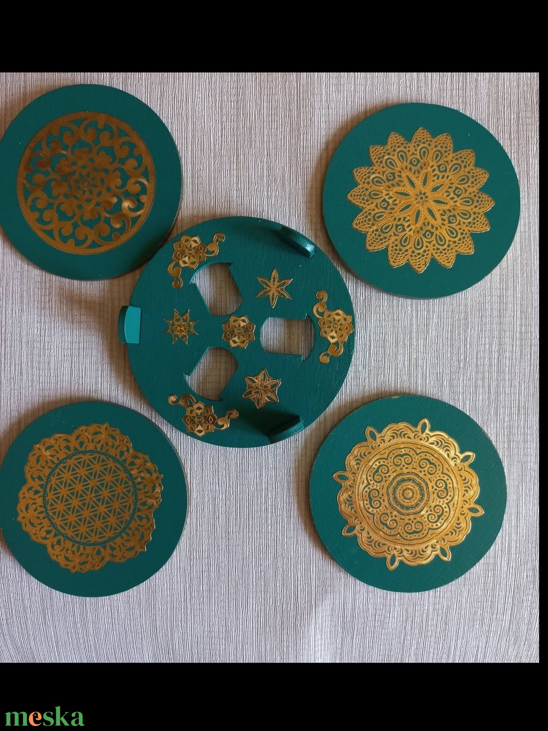 Arany mandala matricás  fa poháralátét szett tartóval - otthon & életmód - konyhafelszerelés, tálalás - tálalás - tányér- és poháralátét - Meska.hu