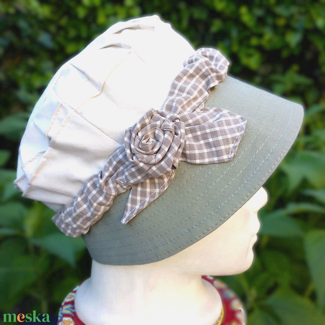 Cloche nyári kalap, női / kombinált / tört fehér-khaki - ruha & divat - sál, sapka, kendő - kalap - Meska.hu