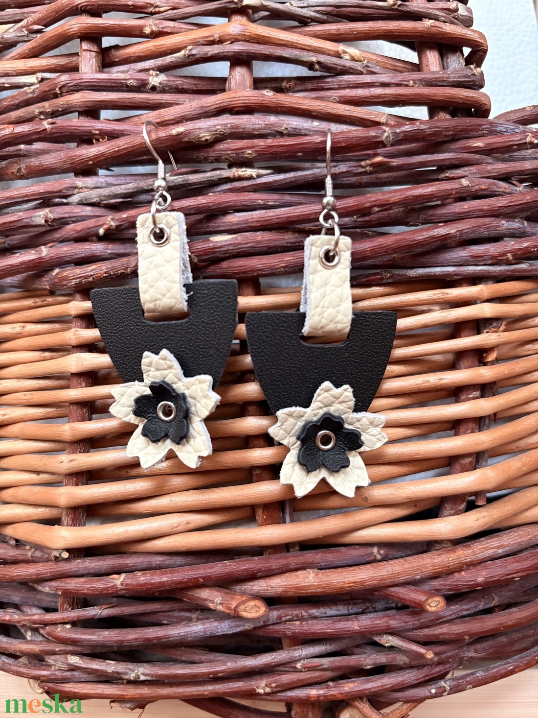 Ebony and ivory - ékszer - fülbevaló - lógó fülbevaló - Meska.hu