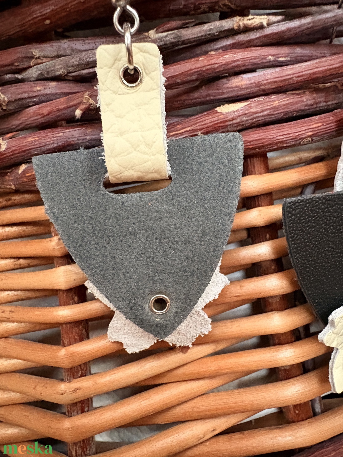 Ebony and ivory - ékszer - fülbevaló - lógó fülbevaló - Meska.hu