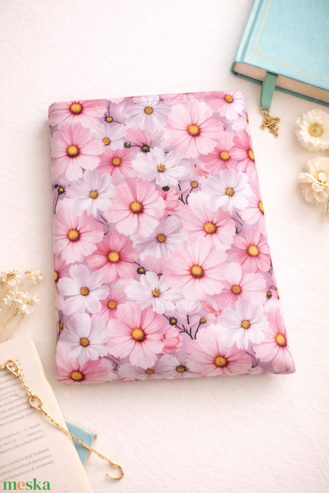 Rózsaszín virágos könyvvászon � Stílusos védelem kedvenc könyveidnek - Nagyméretű - könyv & zene - könyvtok - Meska.hu