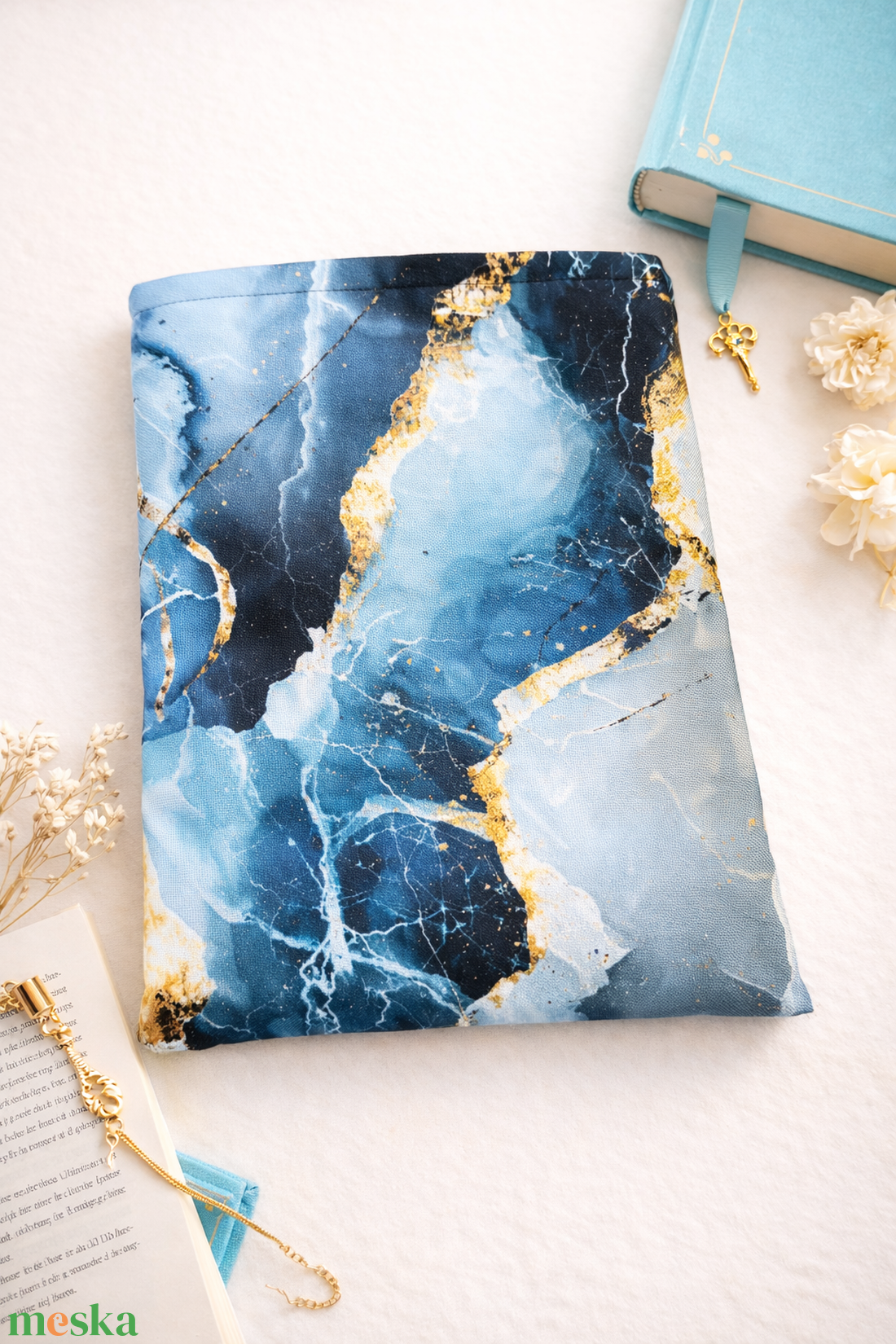 Kék - arany márvány könyvtasak � Stílusos védelem kedvenc könyveidnek - Nagyméretű - könyv & zene - könyvtok - Meska.hu