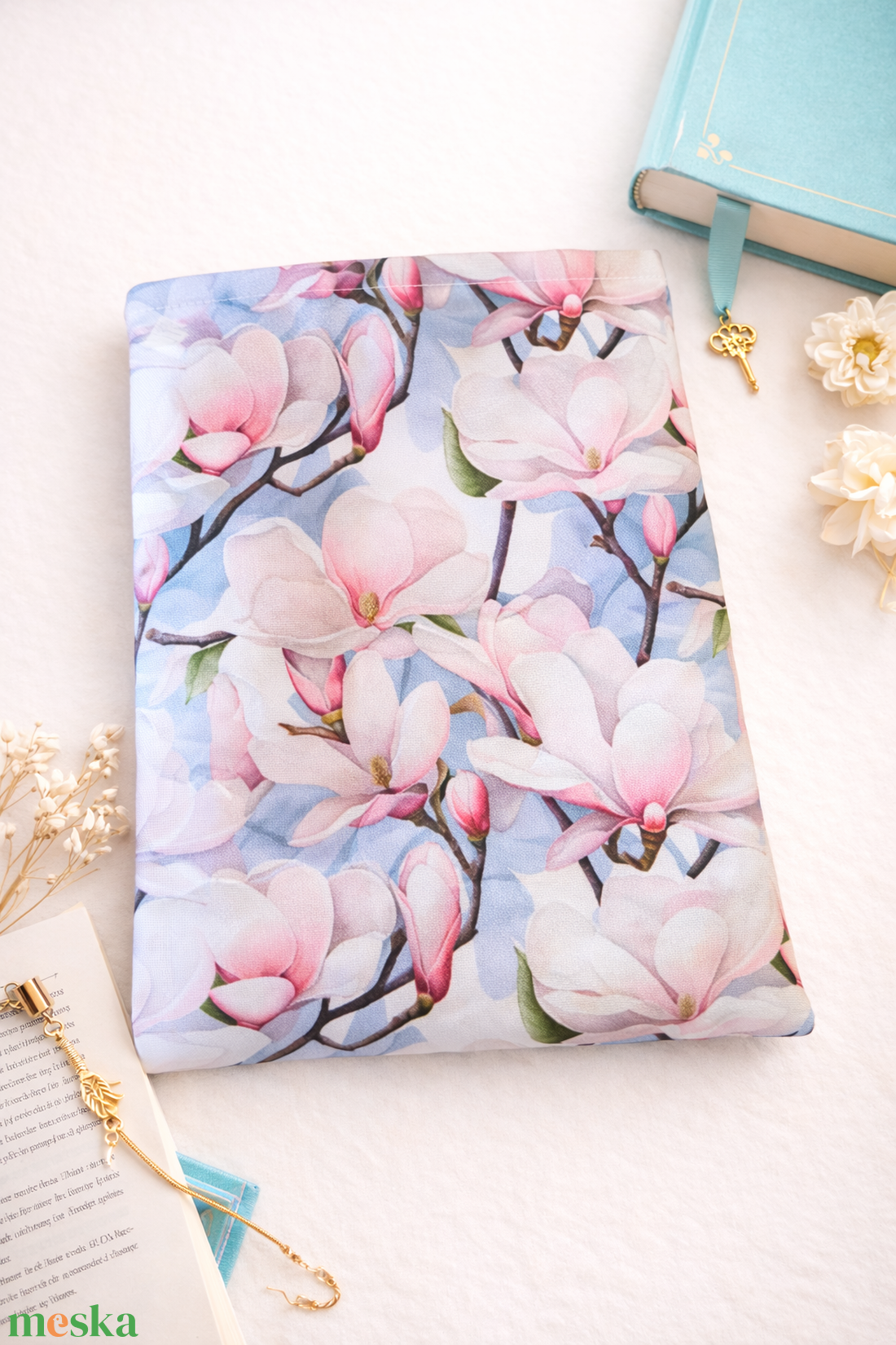 Magnóliás könyvvászon � Stílusos védelem kedvenc könyveidnek - Nagyméretű - könyv & zene - könyvtok - Meska.hu