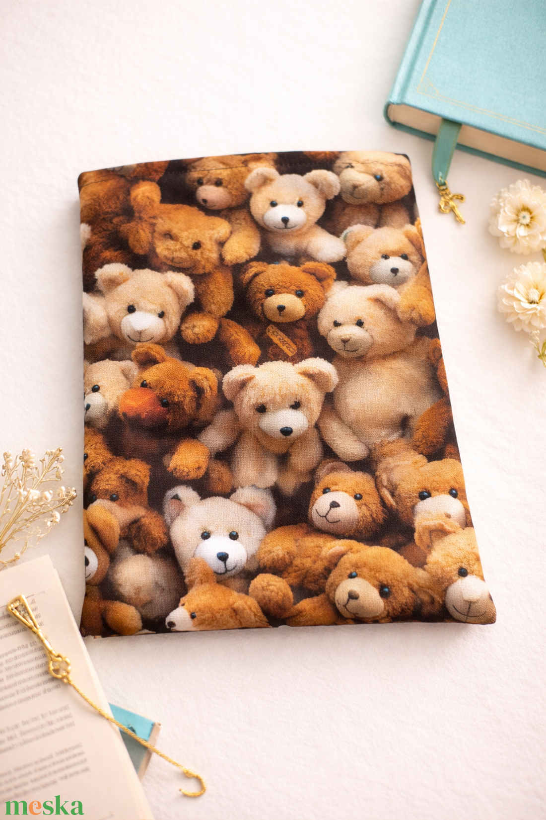 Plüssmackós könyvtasak � Stílusos védelem kedvenc könyveidnek - Nagyméretű - könyv & zene - könyvtok - Meska.hu