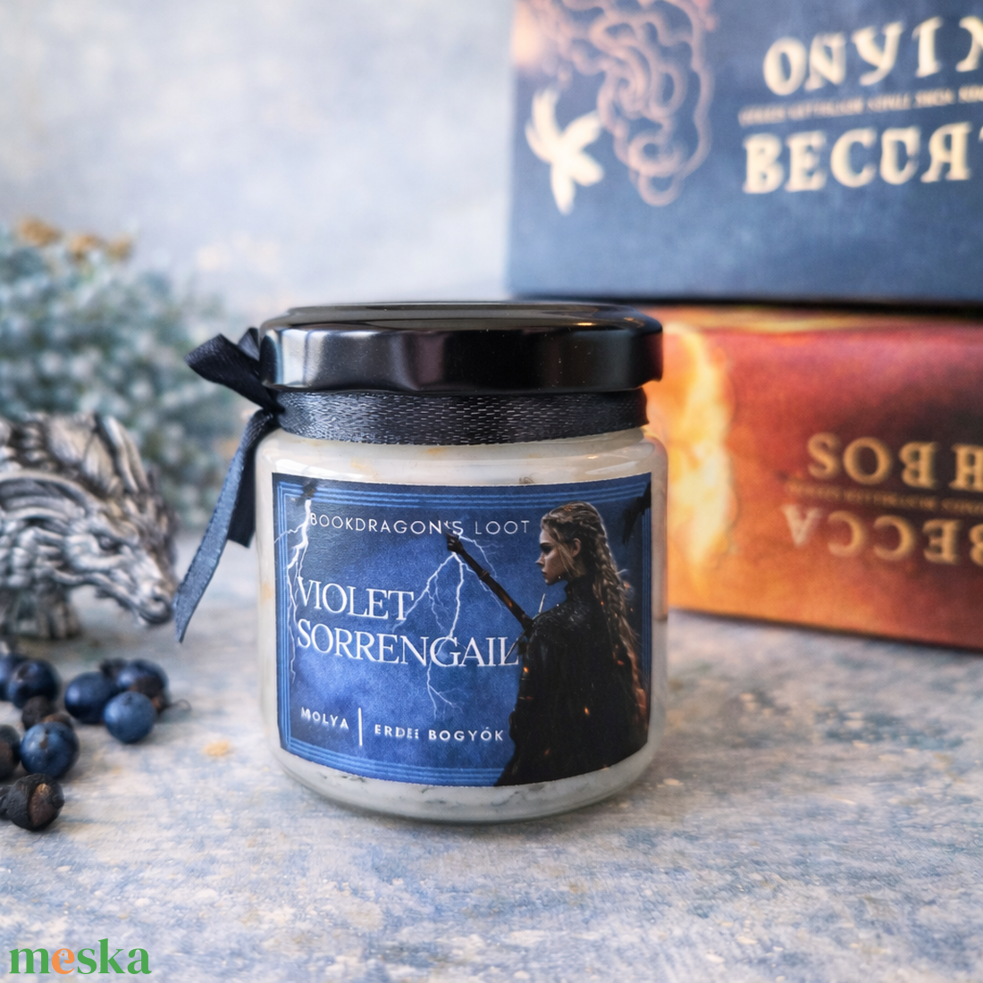 Violet Sorrengail - Fourth Wing - szójaviasz könyves gyertya - otthon & életmód - gyertya, illat, aroma - gyertya - Meska.hu