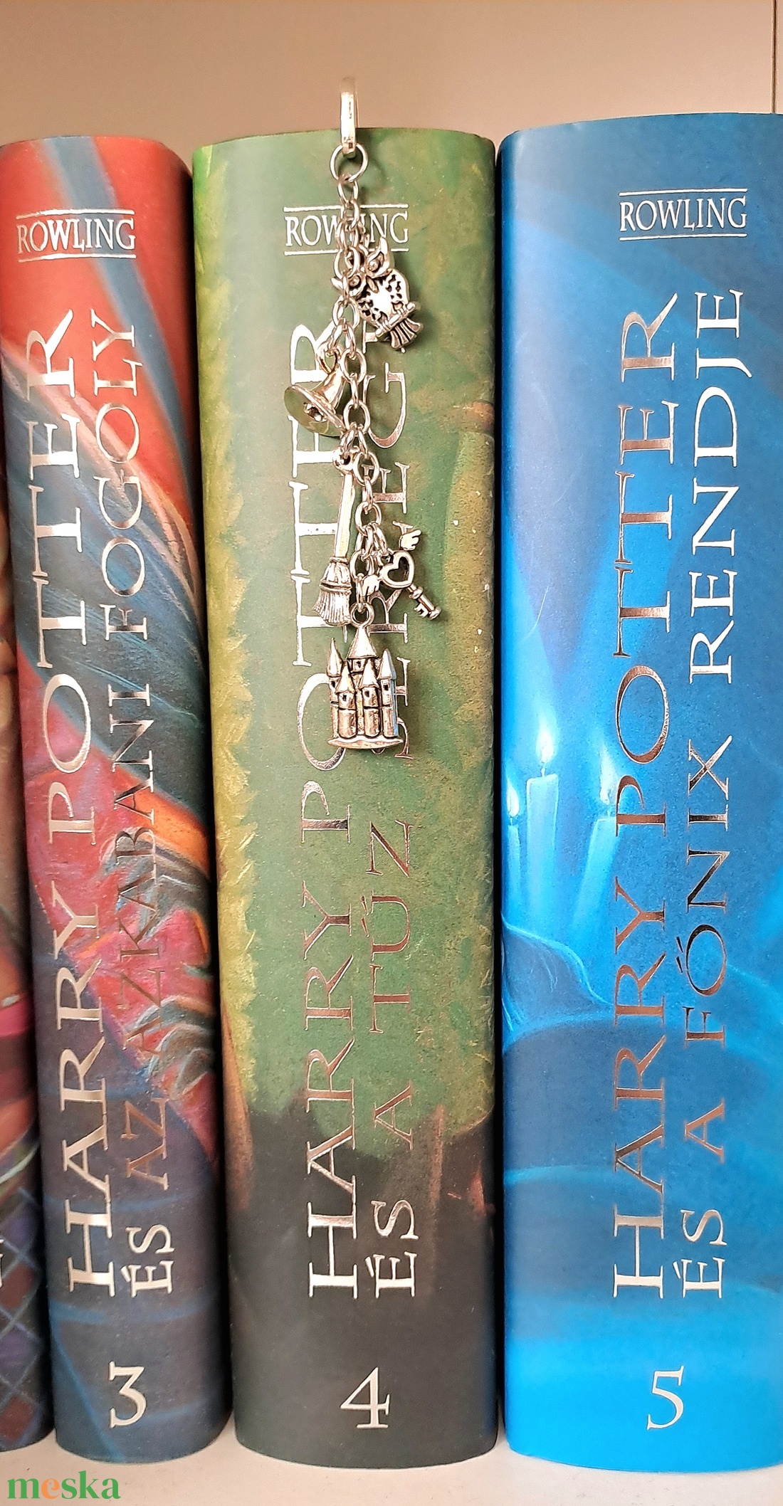 Könyvjelző Harry Potter tematikájú charmokkal. - könyv & zene - könyvjelző - Meska.hu